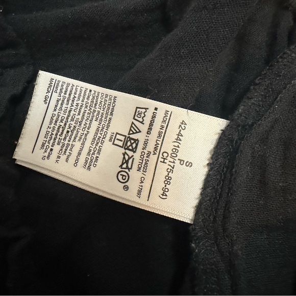 Gap | Black Cotton High Rise Shorts | Size Small - Picture 3 of 4